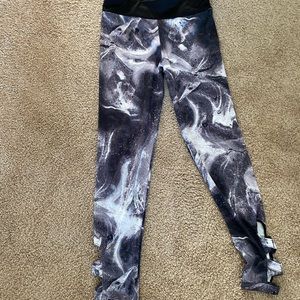 Black and white galaxy print girls leggings